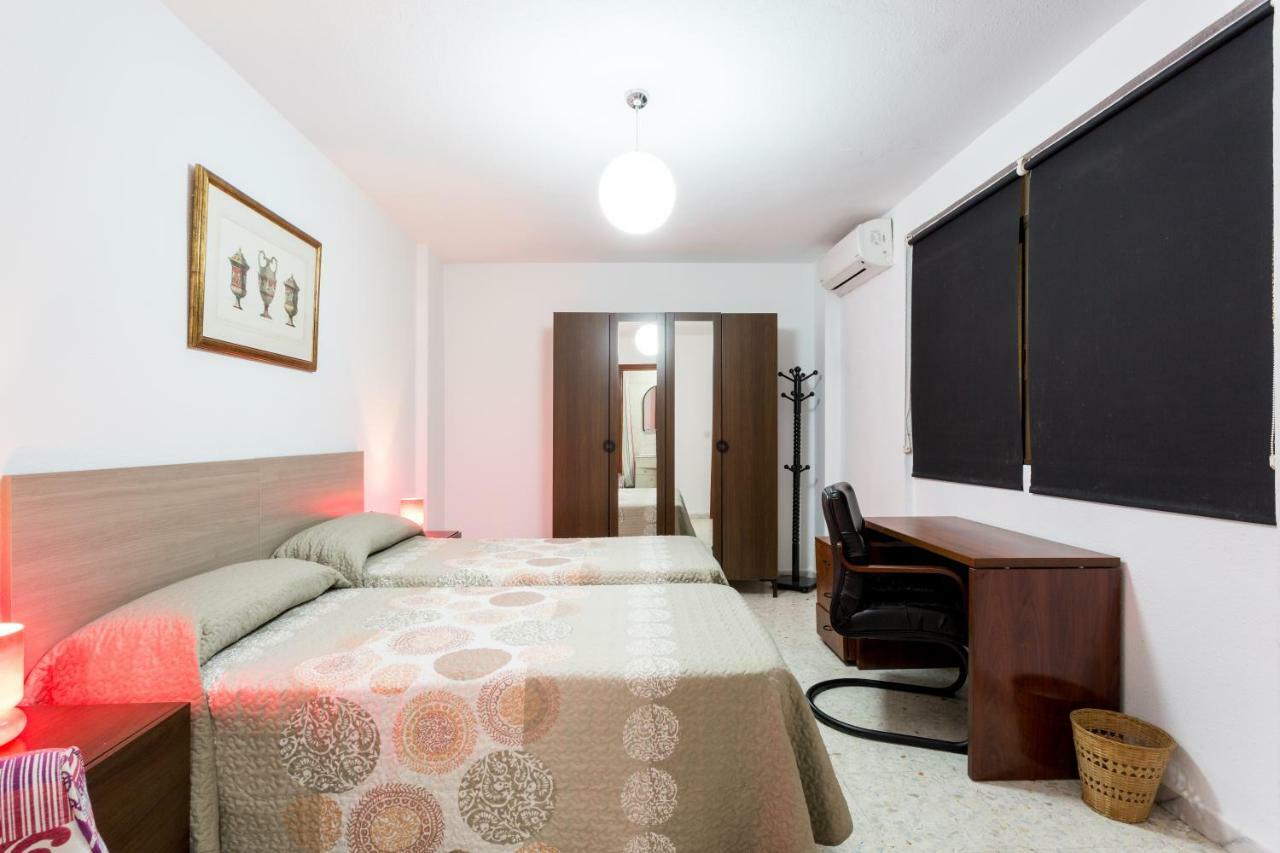 Apartamento Holi-Rent Albareda Sevilla Exterior foto