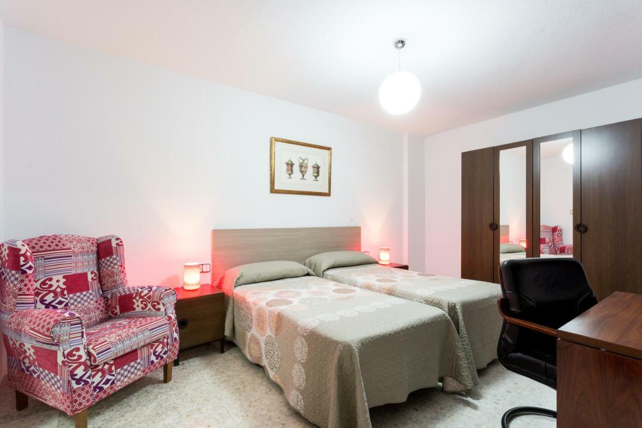 Apartamento Holi-Rent Albareda Sevilla Exterior foto