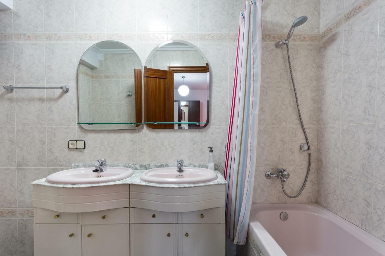 Apartamento Holi-Rent Albareda Sevilla Exterior foto